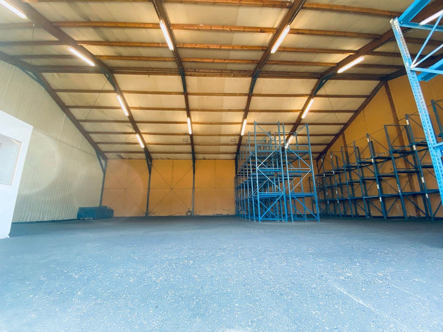 Prenájom nebytového priestoru 200 m², Moosburg, Bavorsko Prenájom nebytového priestoru 200 m², Moosburg, Bavorsko