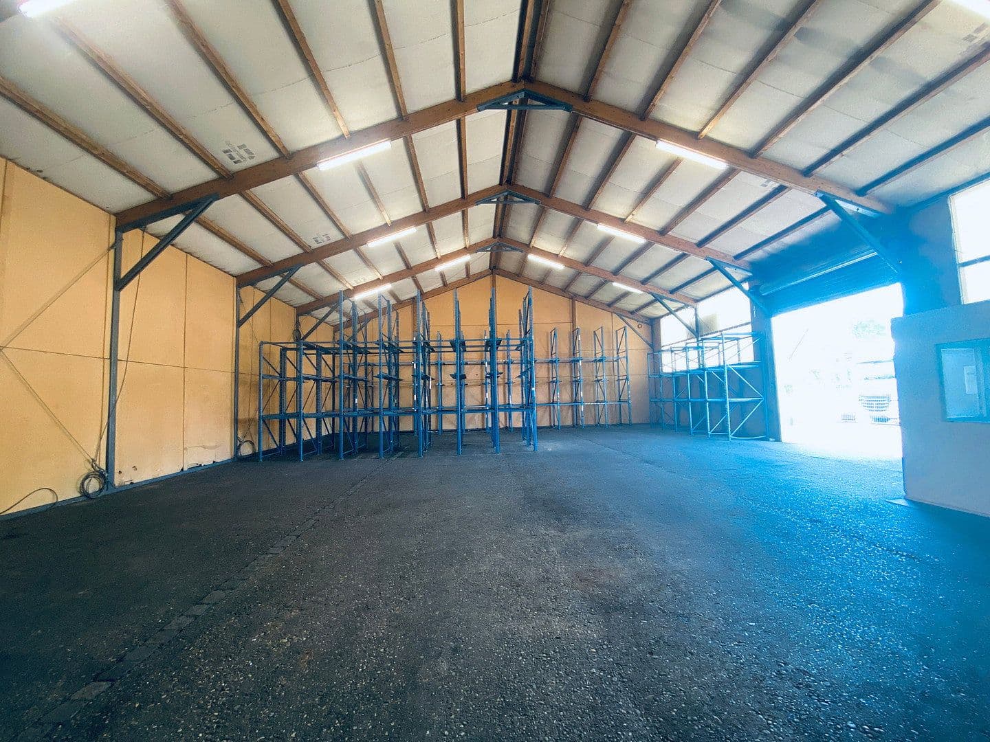 Prenájom nebytového priestoru 200 m², Moosburg, Bavorsko Prenájom nebytového priestoru 200 m², Moosburg, Bavorsko