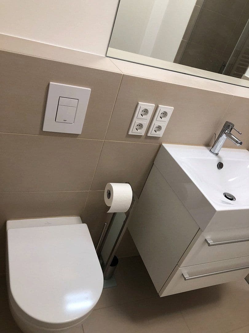 Prenájom bytu 2-izbový 58 m², Berlin, Berlín Prenájom bytu 2-izbový 58 m², Berlin, Berlín