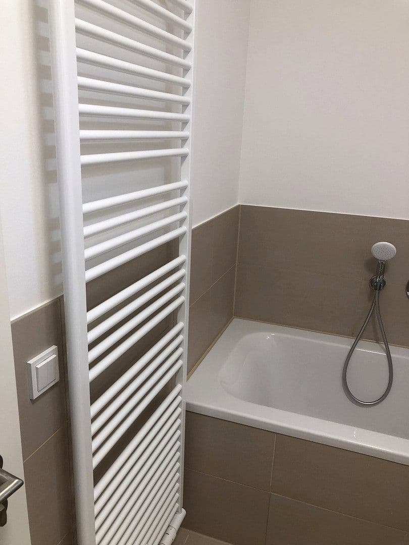 Prenájom bytu 2-izbový 58 m², Berlin, Berlín Prenájom bytu 2-izbový 58 m², Berlin, Berlín