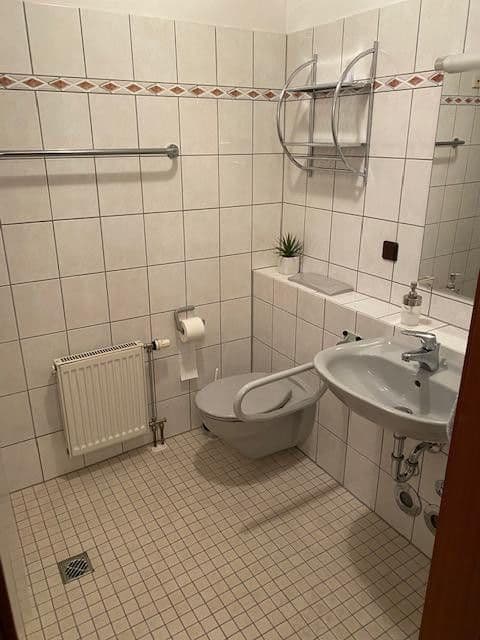 Prenájom bytu 1-izbový 26 m², Rathenaustraße 1 - (E3+E4+E10), Wuppertal, Severné Porýnie - Westfálsko Prenájom bytu 1-izbový 26 m², Rathenaustraße 1 - (E3+E4+E10), Wuppertal, Severné Porýnie - Westfálsko