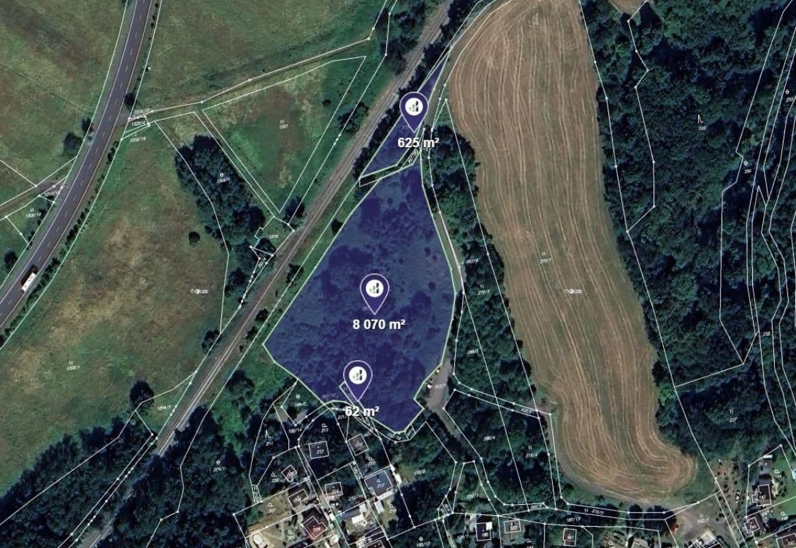 Predaj pozemku 8.757 m², Velké Chvojno, Ústecký kraj Predaj pozemku 8.757 m², Velké Chvojno, Ústecký kraj