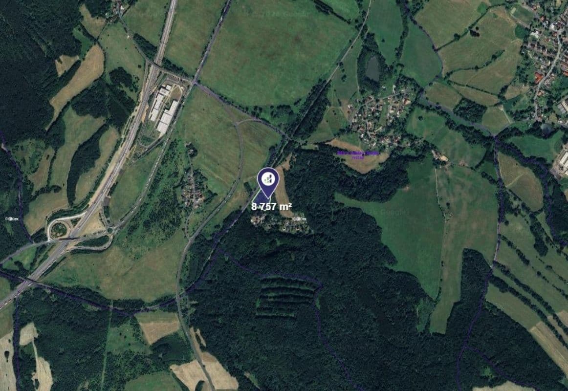 Predaj pozemku 8.757 m², Velké Chvojno, Ústecký kraj Predaj pozemku 8.757 m², Velké Chvojno, Ústecký kraj