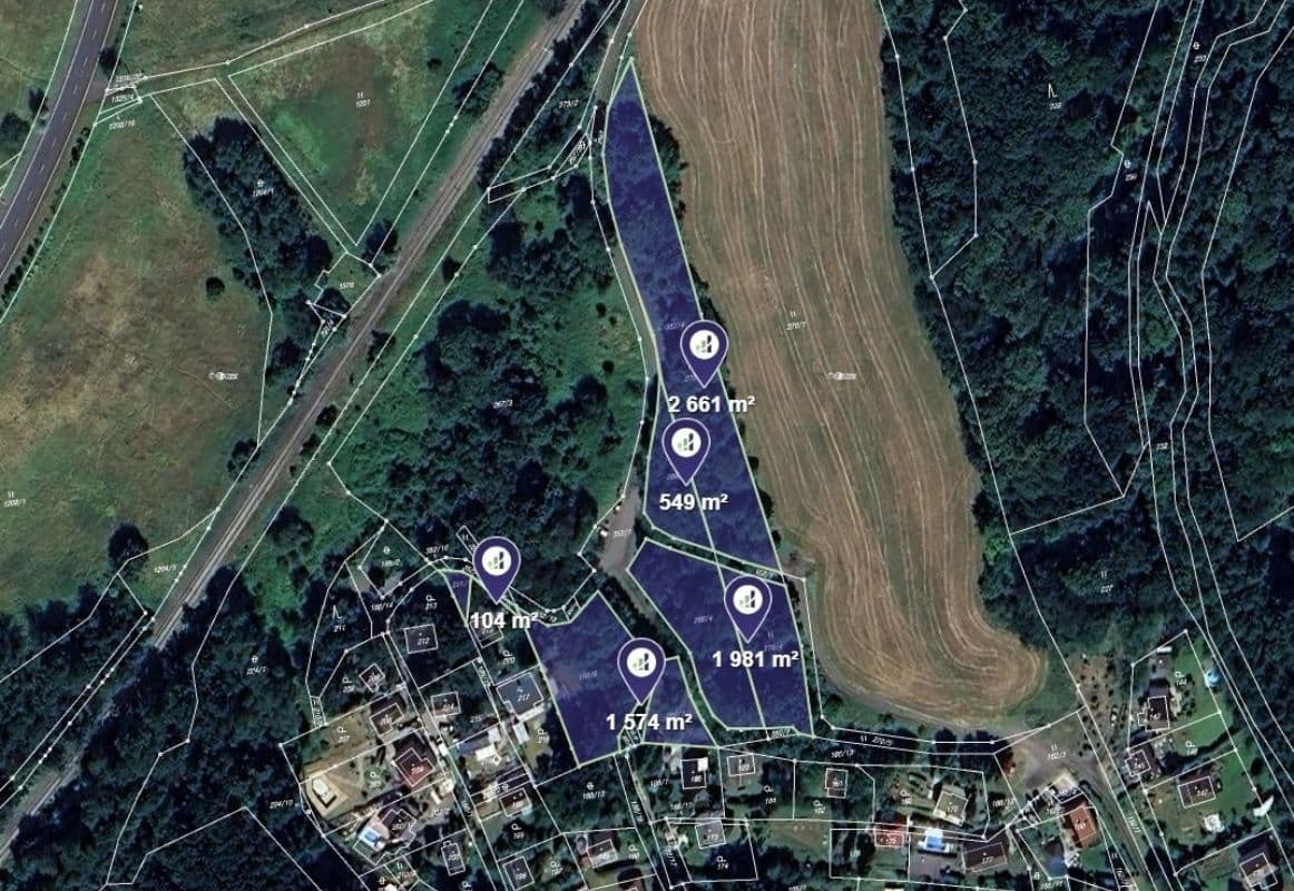 Predaj pozemku 6.869 m², Velké Chvojno, Ústecký kraj Predaj pozemku 6.869 m², Velké Chvojno, Ústecký kraj