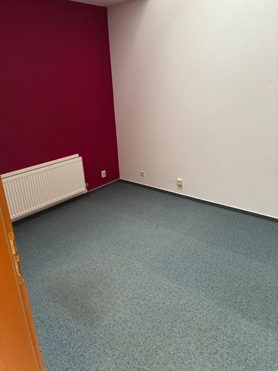 Prenájom bytu 3-izbový 92 m², Půlkruhová, Praha, Praha Prenájom bytu 3-izbový 92 m², Půlkruhová, Praha, Praha