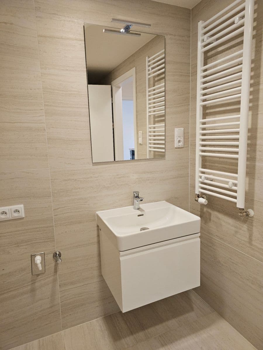 Prenájom bytu 2-izbový 50 m², Poděbradská, Praha, Praha Prenájom bytu 2-izbový 50 m², Poděbradská, Praha, Praha