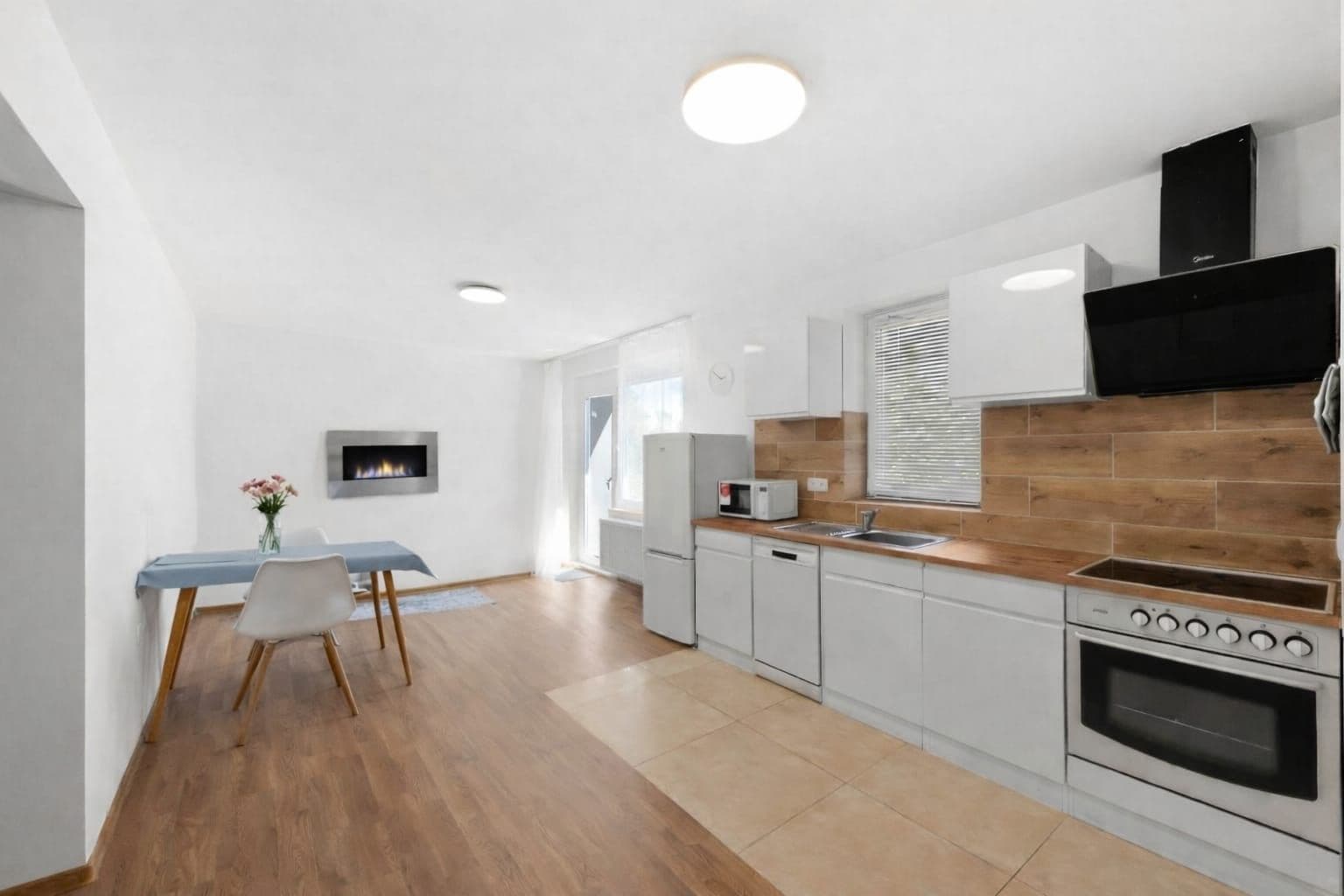 Prenájom bytu 3-izbový 62 m², Ke Kněžihorce, Kojetice, Středočeský kraj Prenájom bytu 3-izbový 62 m², Ke Kněžihorce, Kojetice, Středočeský kraj