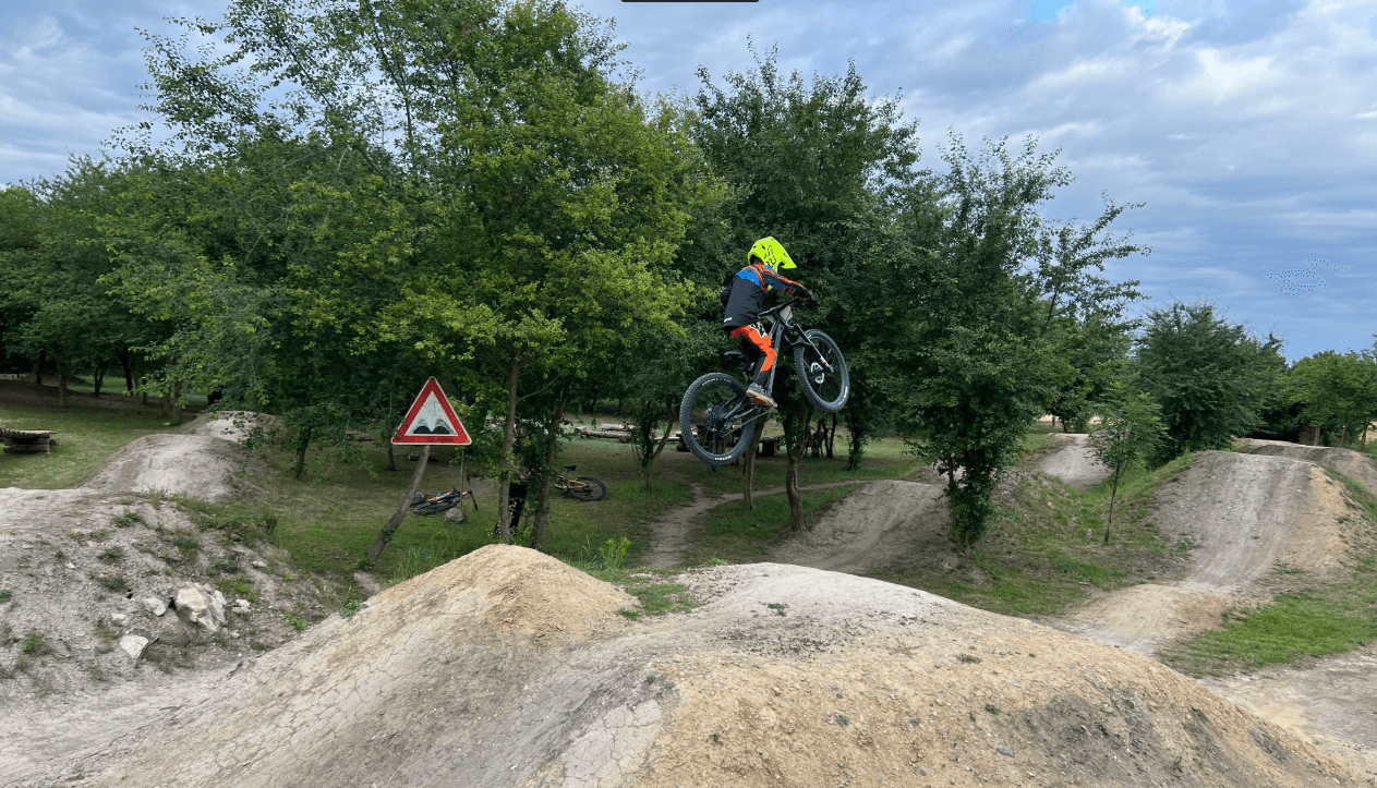 Prenájom bytu 3-izbový 62 m², Ke Kněžihorce, Kojetice, Středočeský kraj Prenájom bytu 3-izbový 62 m², Ke Kněžihorce, Kojetice, Středočeský kraj