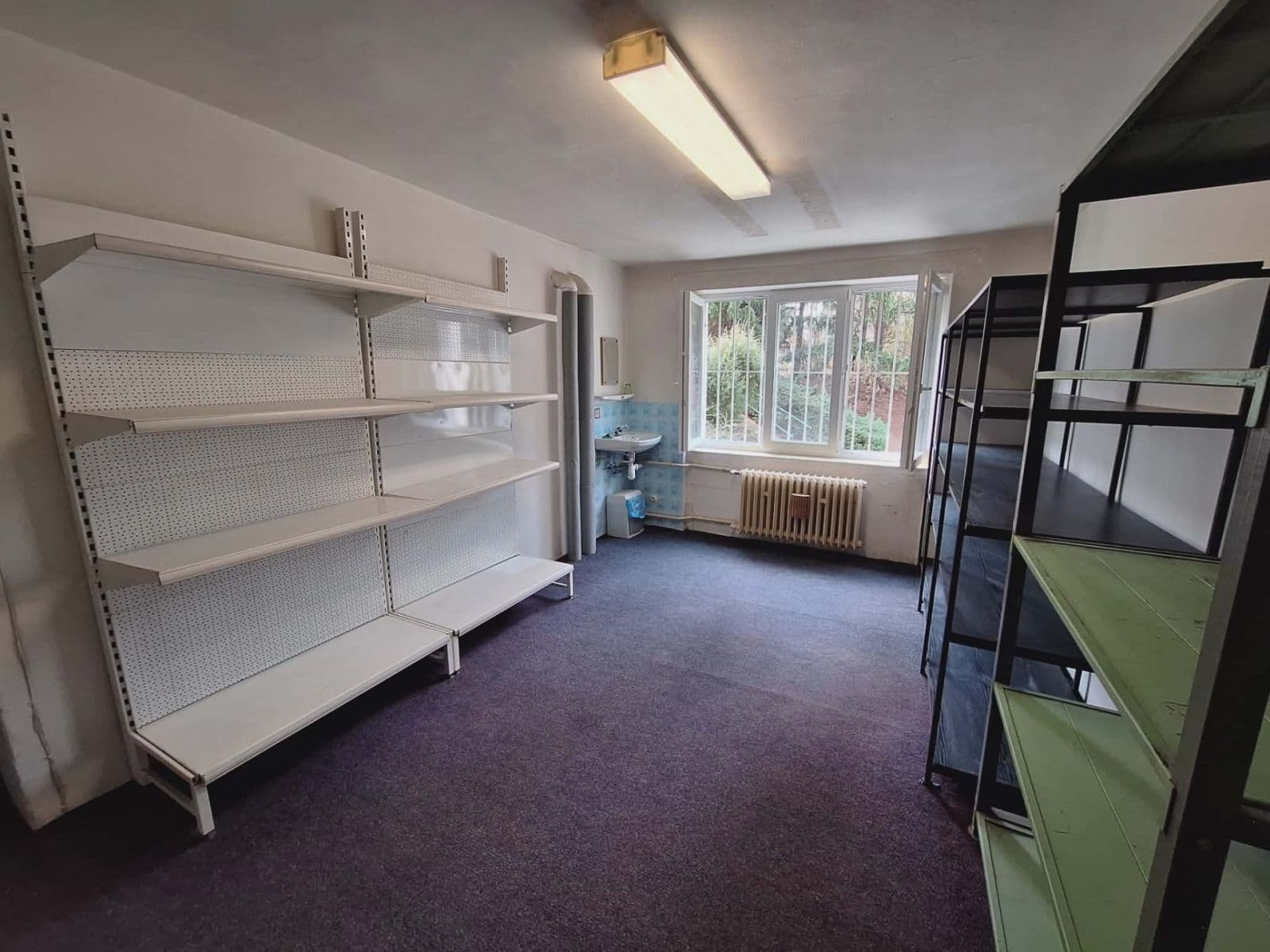 Prenájom nebytového priestoru 20 m², Pod Královkou, Praha, Praha Prenájom nebytového priestoru 20 m², Pod Královkou, Praha, Praha