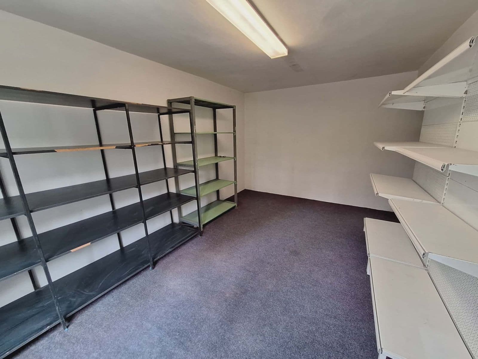 Prenájom nebytového priestoru 20 m², Pod Královkou, Praha, Praha Prenájom nebytového priestoru 20 m², Pod Královkou, Praha, Praha