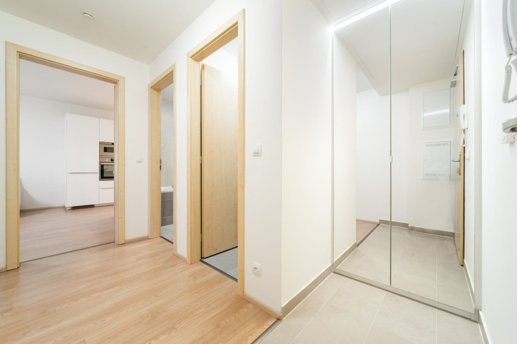 Prenájom bytu 2-izbový 58 m², Na Zlatě, Praha, Praha Prenájom bytu 2-izbový 58 m², Na Zlatě, Praha, Praha