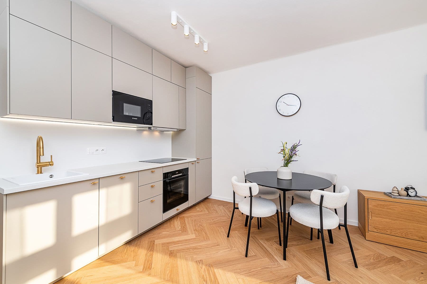 Predaj bytu 2-izbový 41 m², Jakutská, Praha, Praha Predaj bytu 2-izbový 41 m², Jakutská, Praha, Praha