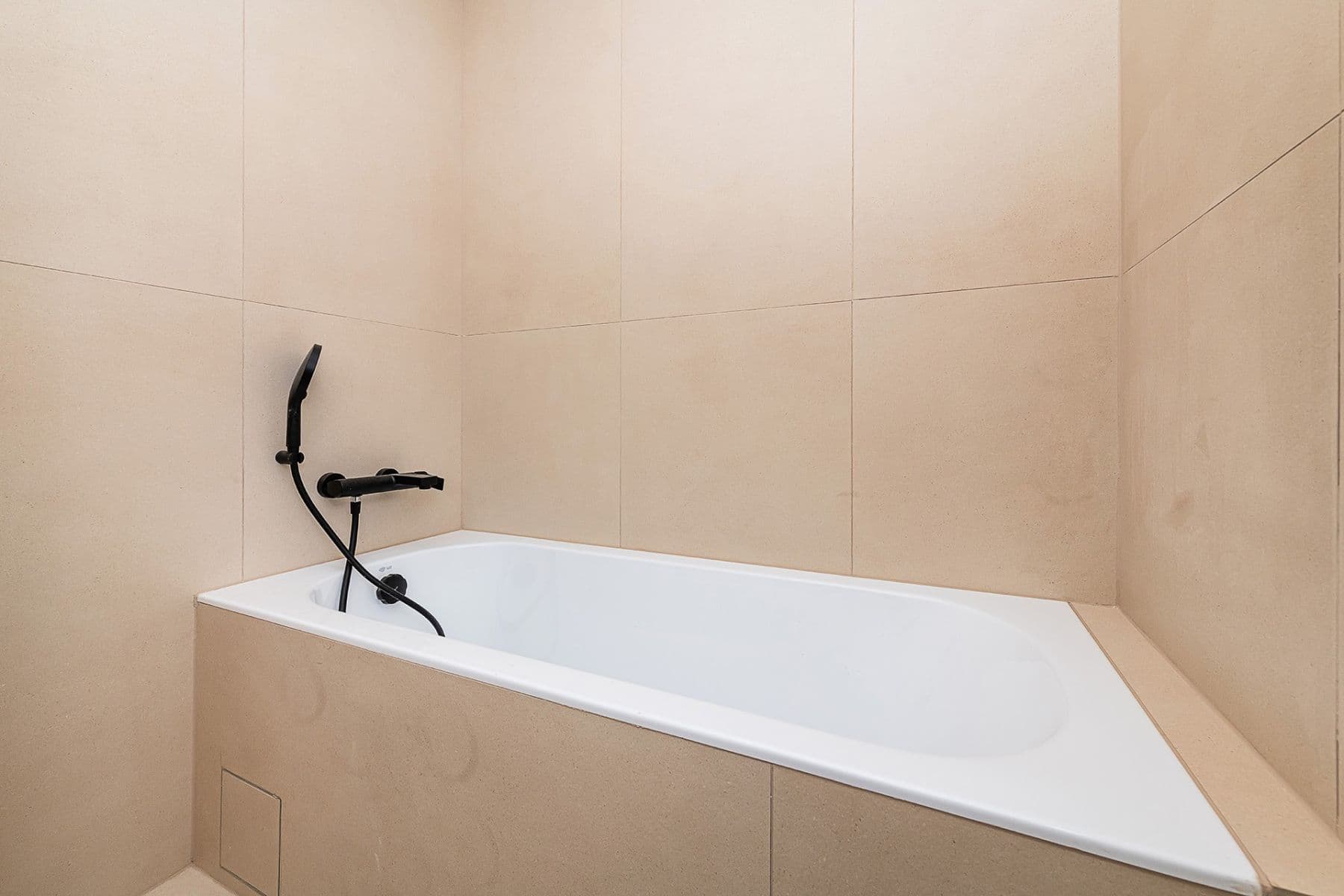 Predaj bytu 4-izbový 79 m², Hrusická, Praha, Praha Predaj bytu 4-izbový 79 m², Hrusická, Praha, Praha