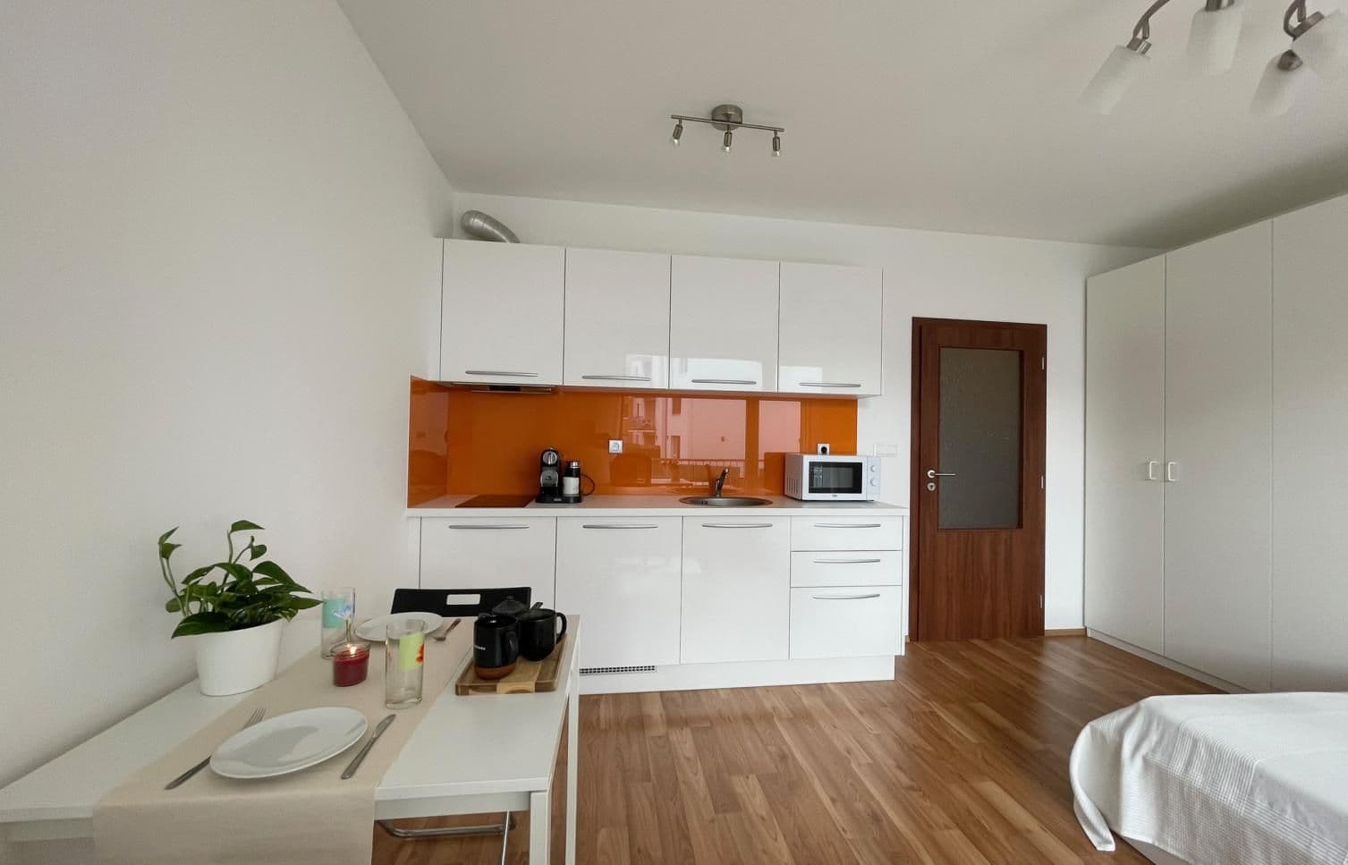 Prenájom bytu 1-izbový 30 m², Rudolfa Holeky, Praha, Praha Prenájom bytu 1-izbový 30 m², Rudolfa Holeky, Praha, Praha