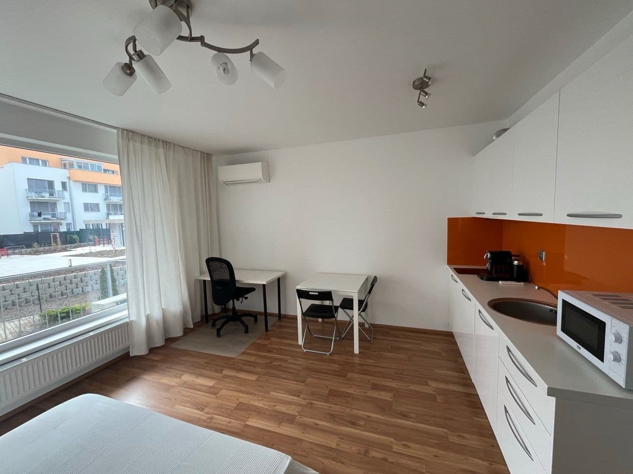 Prenájom bytu 1-izbový 30 m², Rudolfa Holeky, Praha, Praha Prenájom bytu 1-izbový 30 m², Rudolfa Holeky, Praha, Praha