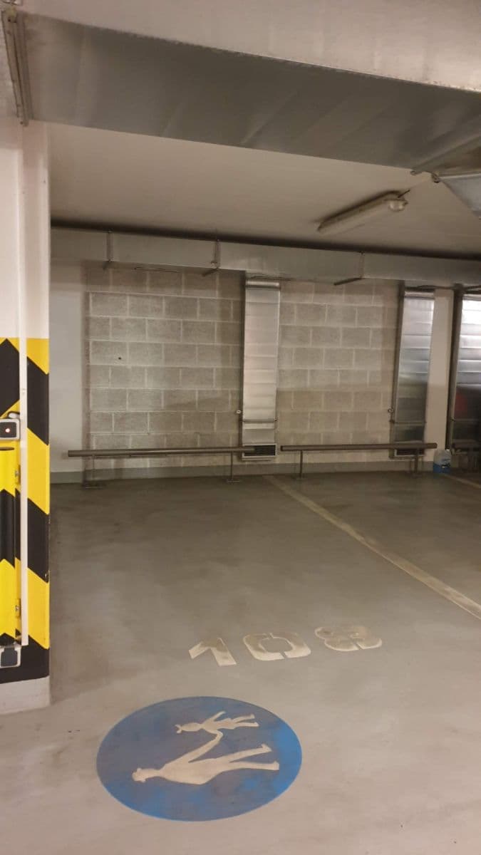 Prenájom garáže 15 m², Irská, Praha, Praha Prenájom garáže 15 m², Irská, Praha, Praha