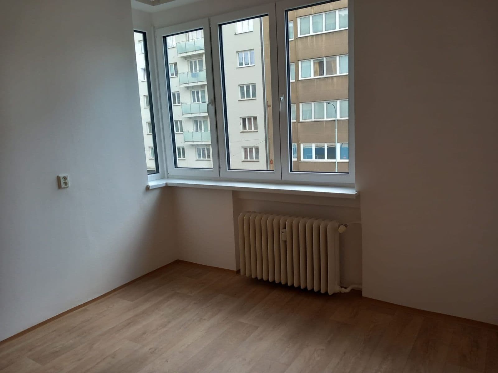 Prenájom bytu 2-izbový 51 m², Dělnická, Praha, Praha Prenájom bytu 2-izbový 51 m², Dělnická, Praha, Praha