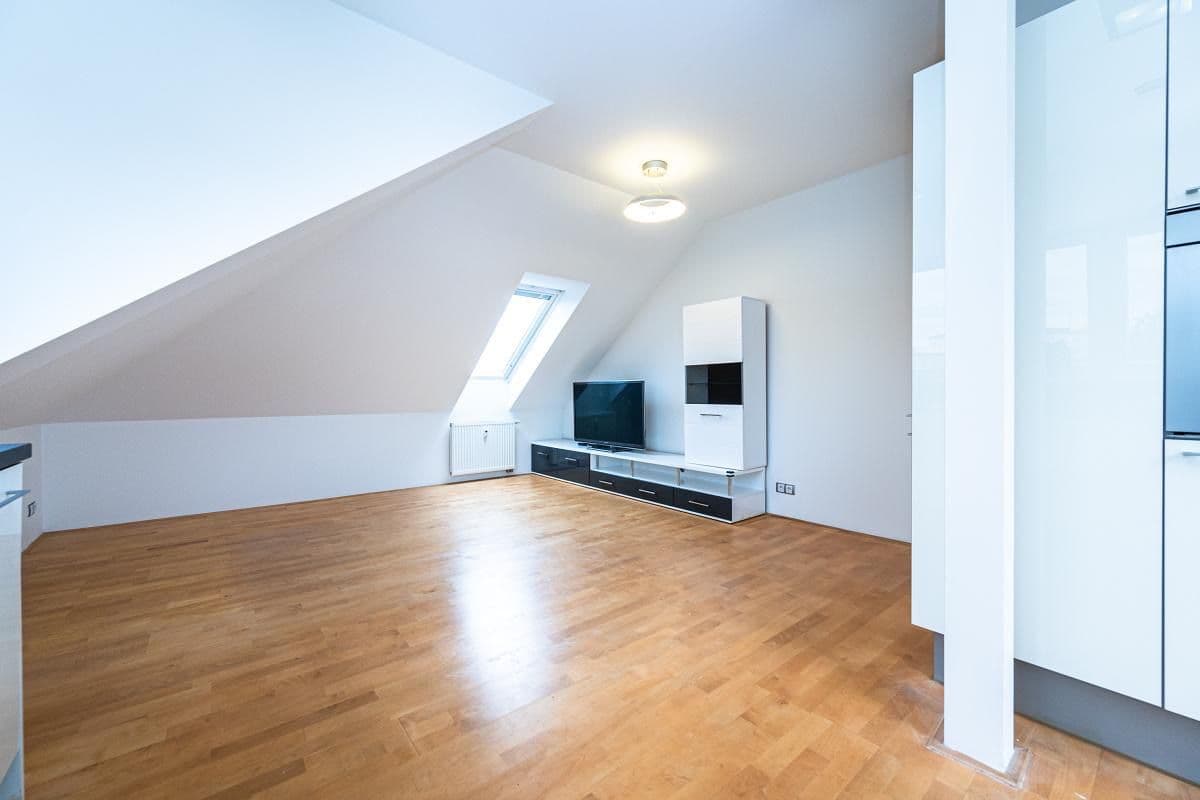 Predaj bytu 2-izbový 62 m², Bělocerkevská, Praha, Praha Predaj bytu 2-izbový 62 m², Bělocerkevská, Praha, Praha