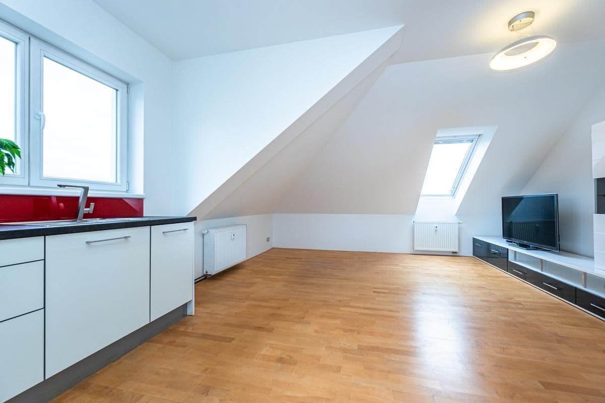 Predaj bytu 2-izbový 62 m², Bělocerkevská, Praha, Praha Predaj bytu 2-izbový 62 m², Bělocerkevská, Praha, Praha