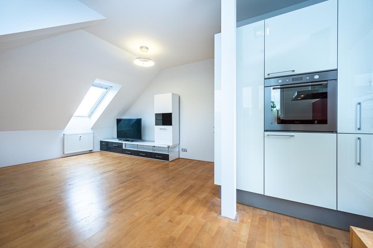 Predaj bytu 2-izbový 62 m², Bělocerkevská, Praha, Praha Predaj bytu 2-izbový 62 m², Bělocerkevská, Praha, Praha