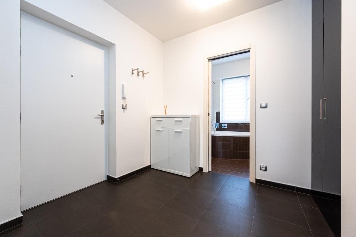 Predaj bytu 2-izbový 62 m², Bělocerkevská, Praha, Praha Predaj bytu 2-izbový 62 m², Bělocerkevská, Praha, Praha