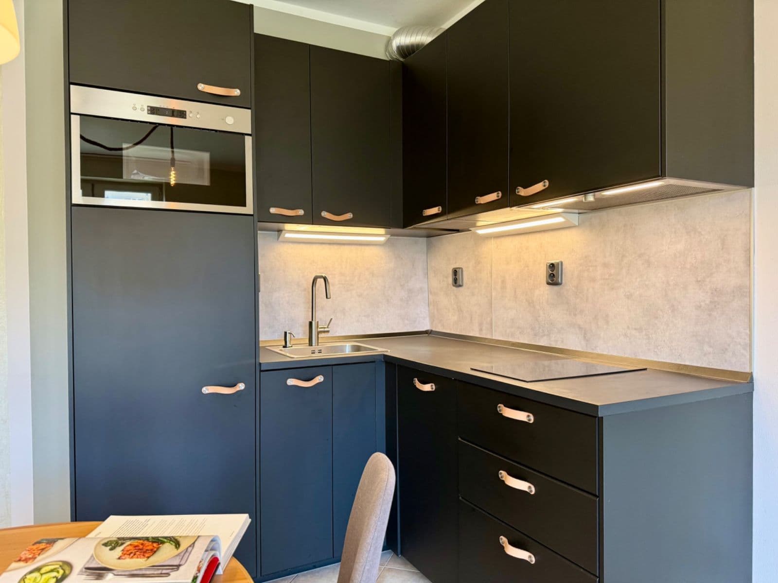 Prenájom bytu 1-izbový 30 m², Plzeňská, Praha, Praha Prenájom bytu 1-izbový 30 m², Plzeňská, Praha, Praha