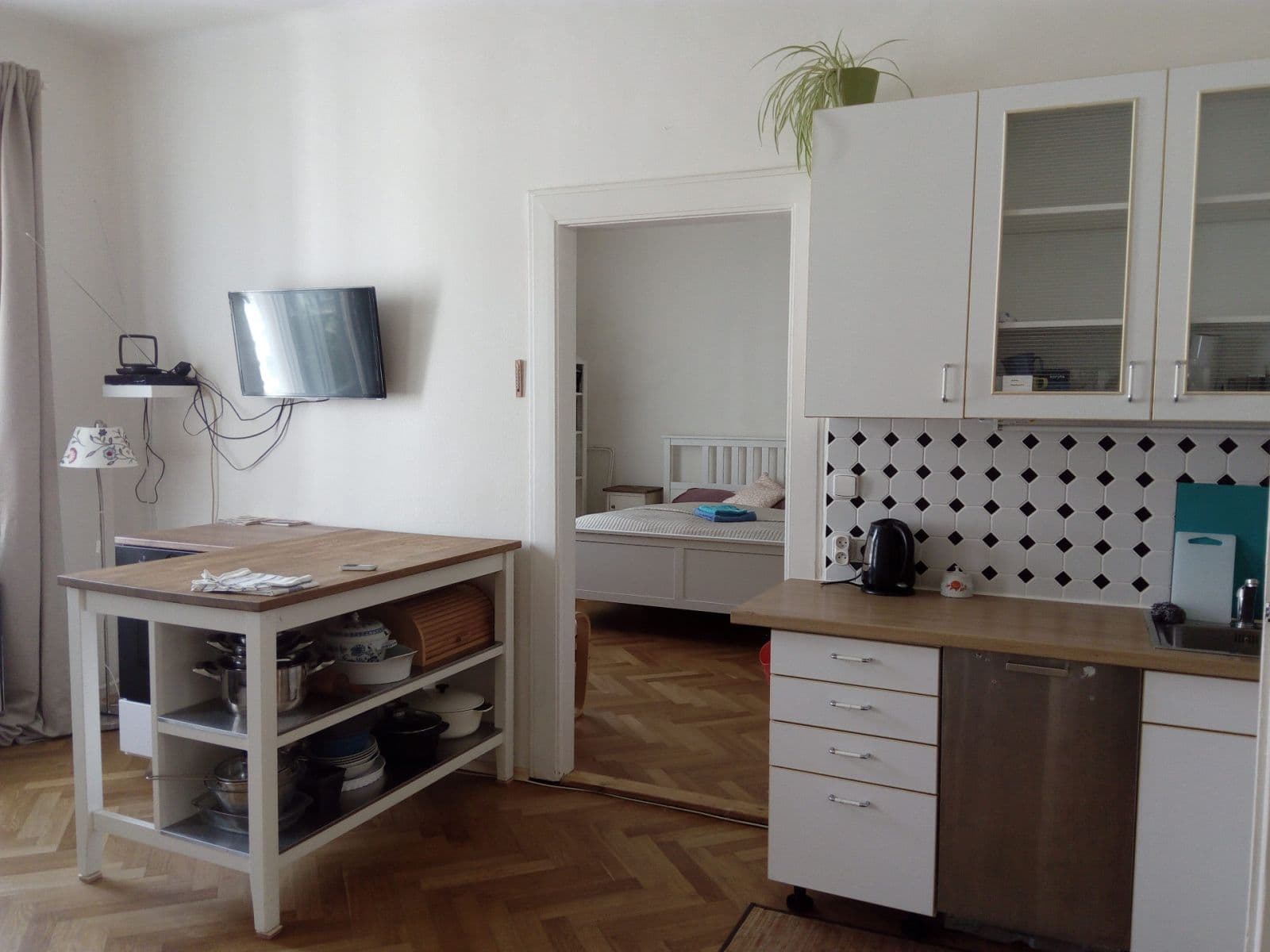 Predaj bytu 3-izbový 88 m², Ostromečská, Praha, Praha Predaj bytu 3-izbový 88 m², Ostromečská, Praha, Praha