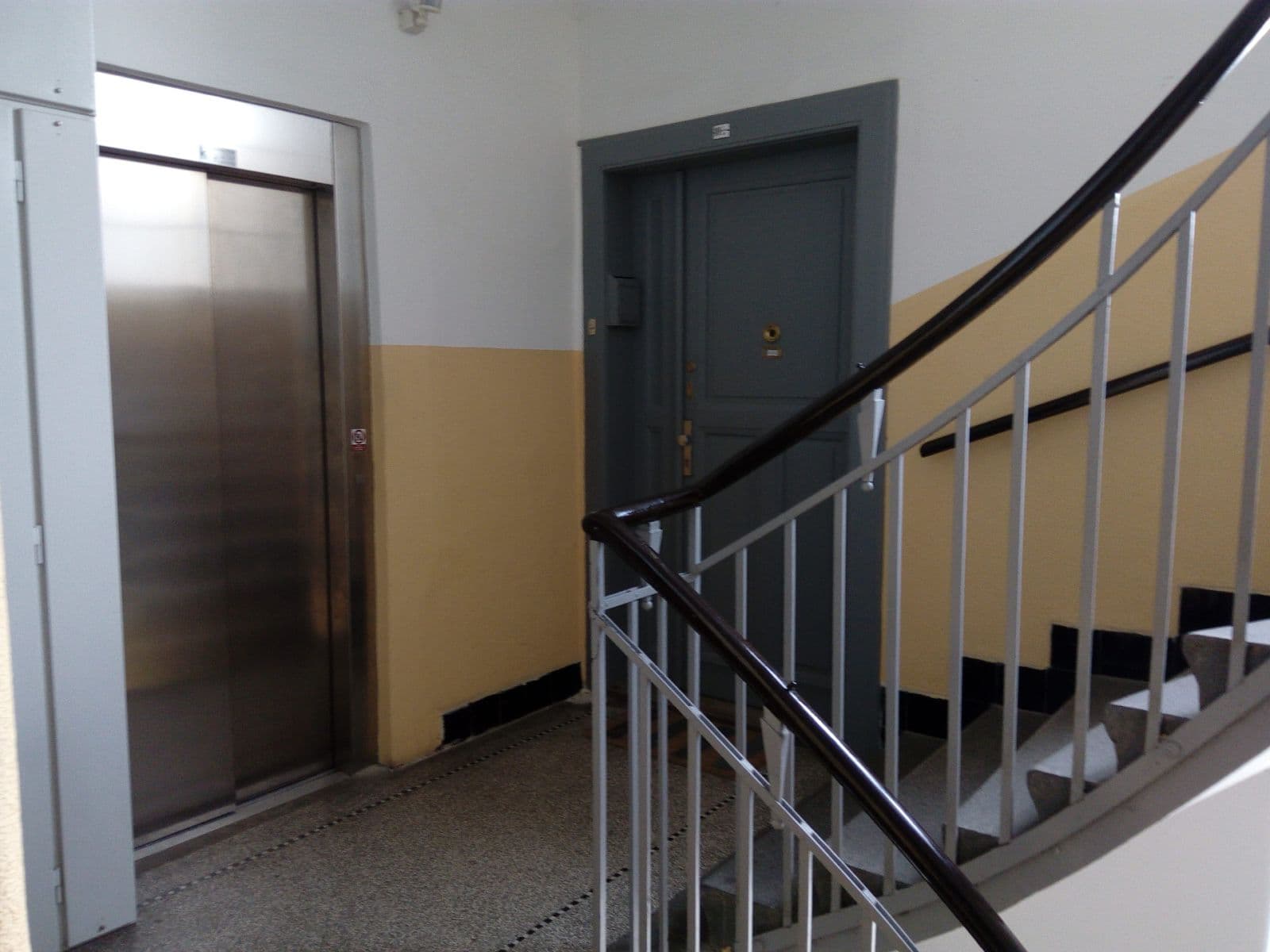 Predaj bytu 3-izbový 88 m², Ostromečská, Praha, Praha Predaj bytu 3-izbový 88 m², Ostromečská, Praha, Praha