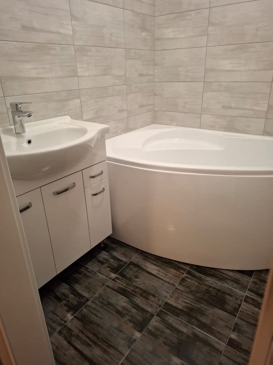 Prenájom bytu 2-izbový 57 m², Dvouletky, Praha, Praha Prenájom bytu 2-izbový 57 m², Dvouletky, Praha, Praha