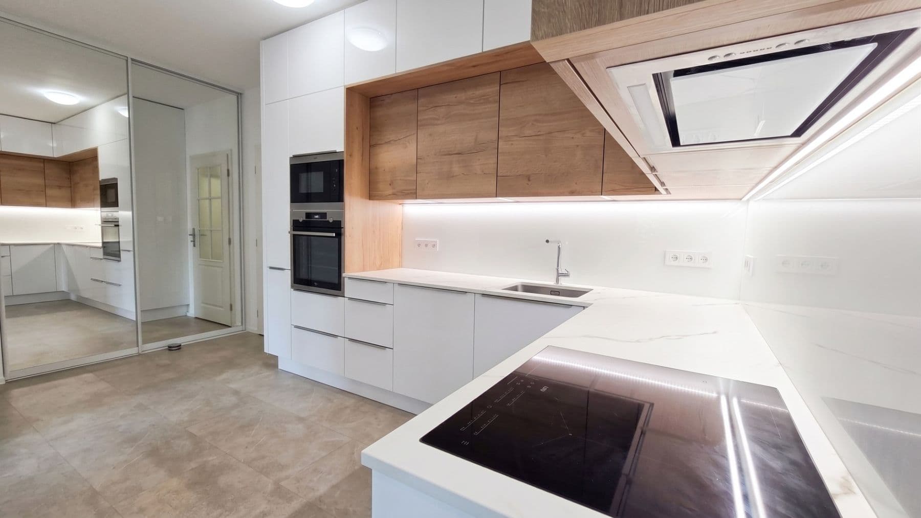 Predaj bytu 5-izbový 126 m², Podbělohorská, Praha, Praha Predaj bytu 5-izbový 126 m², Podbělohorská, Praha, Praha