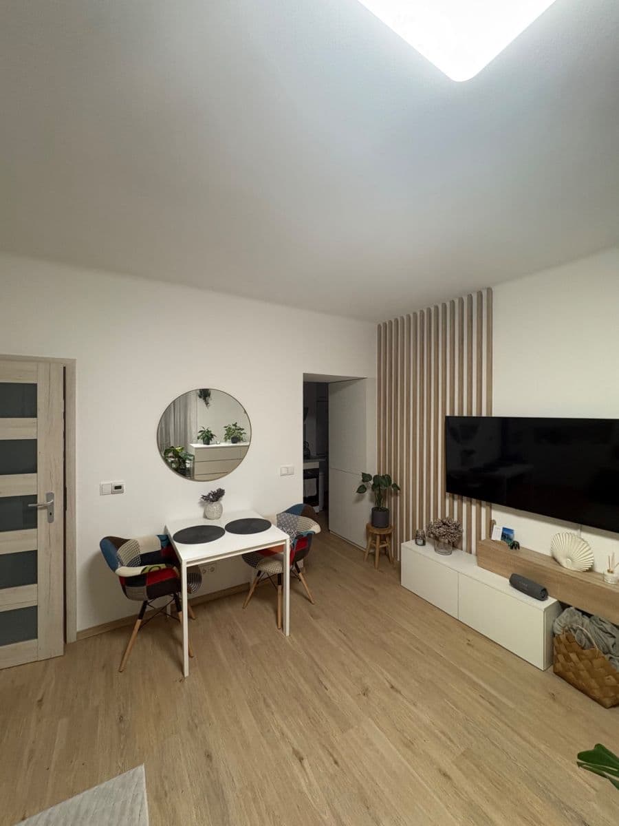 Prenájom bytu 1-izbový 36 m², U Plynárny, Praha, Praha Prenájom bytu 1-izbový 36 m², U Plynárny, Praha, Praha
