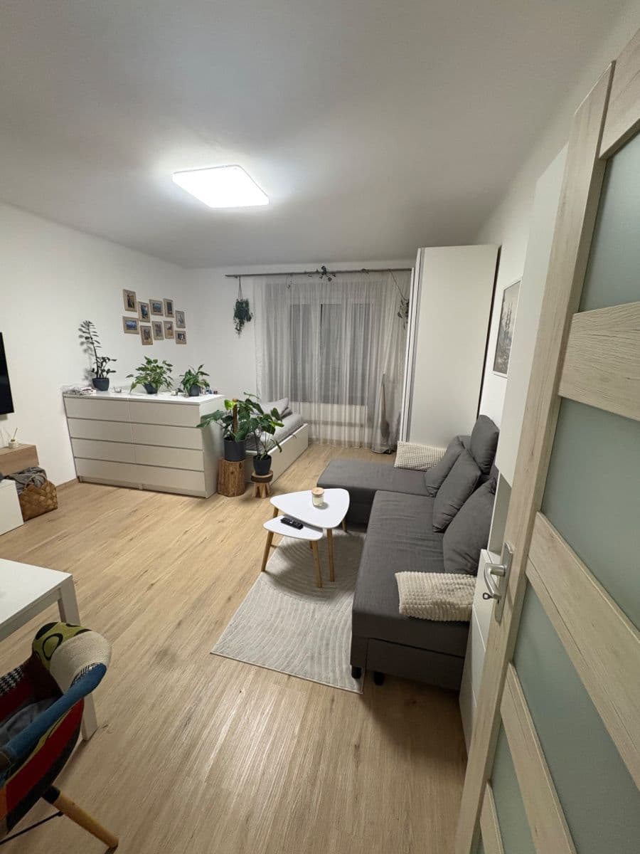 Prenájom bytu 1-izbový 36 m², U Plynárny, Praha, Praha Prenájom bytu 1-izbový 36 m², U Plynárny, Praha, Praha