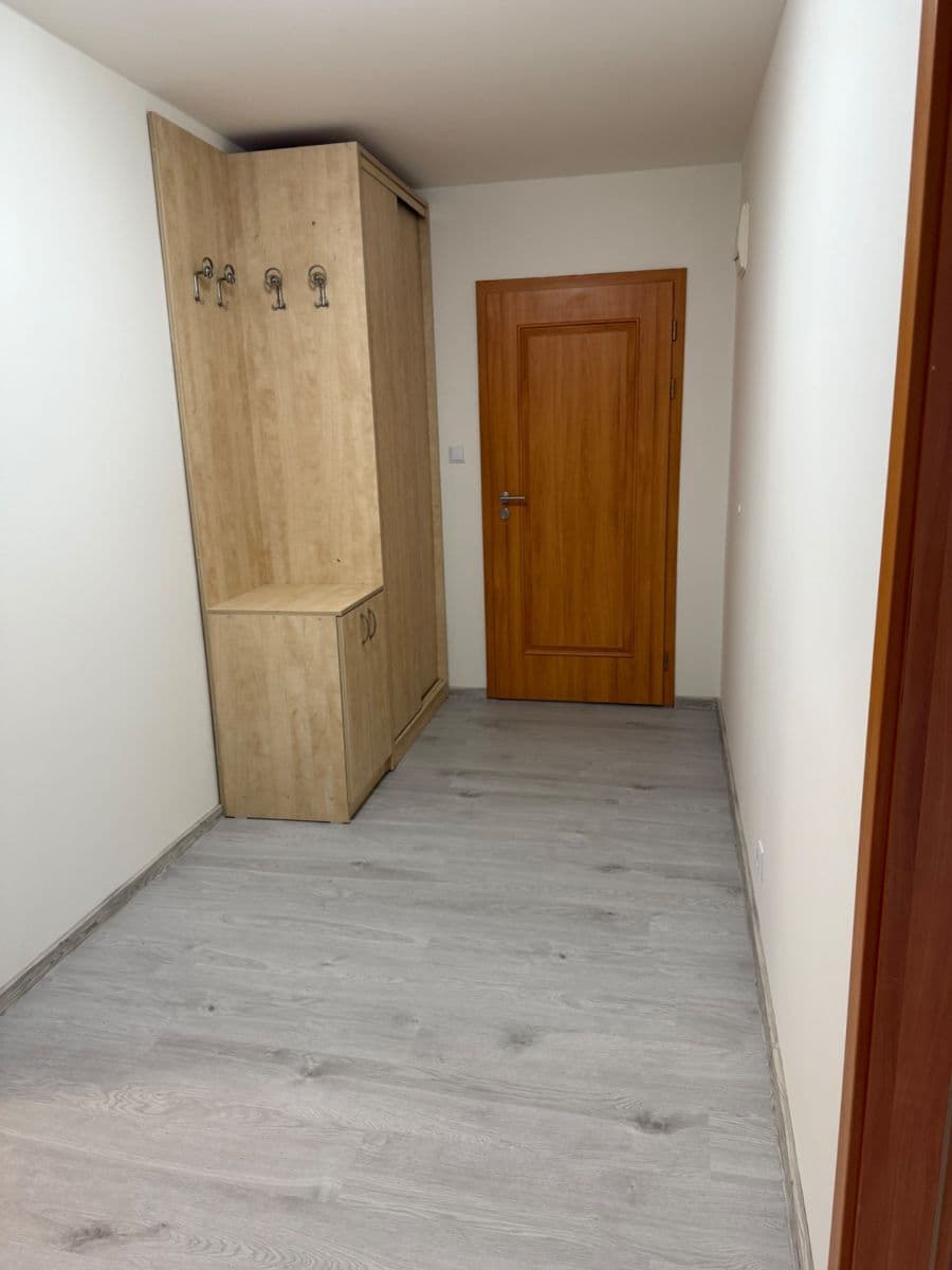 Prenájom bytu 2-izbový 67 m², Požárníků, Braškov, Středočeský kraj Prenájom bytu 2-izbový 67 m², Požárníků, Braškov, Středočeský kraj