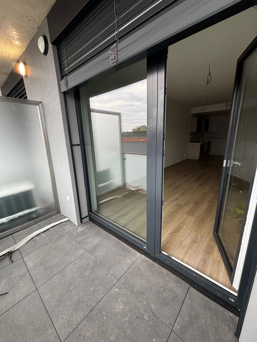 Prenájom bytu 2-izbový 55 m², Americká, Kladno, Středočeský kraj Prenájom bytu 2-izbový 55 m², Americká, Kladno, Středočeský kraj