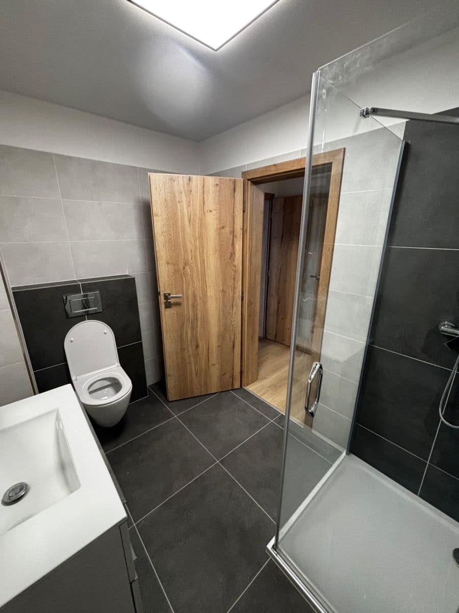 Prenájom bytu 2-izbový 55 m², Americká, Kladno, Středočeský kraj Prenájom bytu 2-izbový 55 m², Americká, Kladno, Středočeský kraj