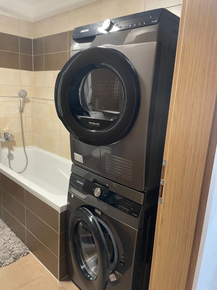 Prenájom bytu 2-izbový 47 m², Ječná, Hostivice, Středočeský kraj Prenájom bytu 2-izbový 47 m², Ječná, Hostivice, Středočeský kraj