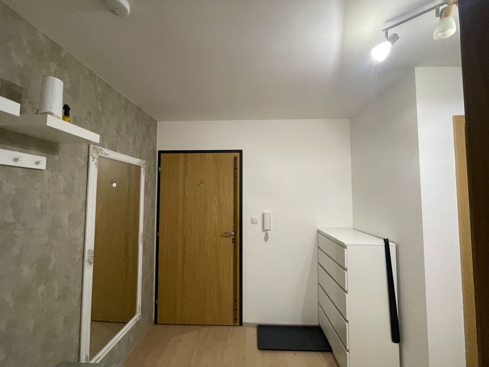 Prenájom bytu 2-izbový 47 m², Ječná, Hostivice, Středočeský kraj Prenájom bytu 2-izbový 47 m², Ječná, Hostivice, Středočeský kraj