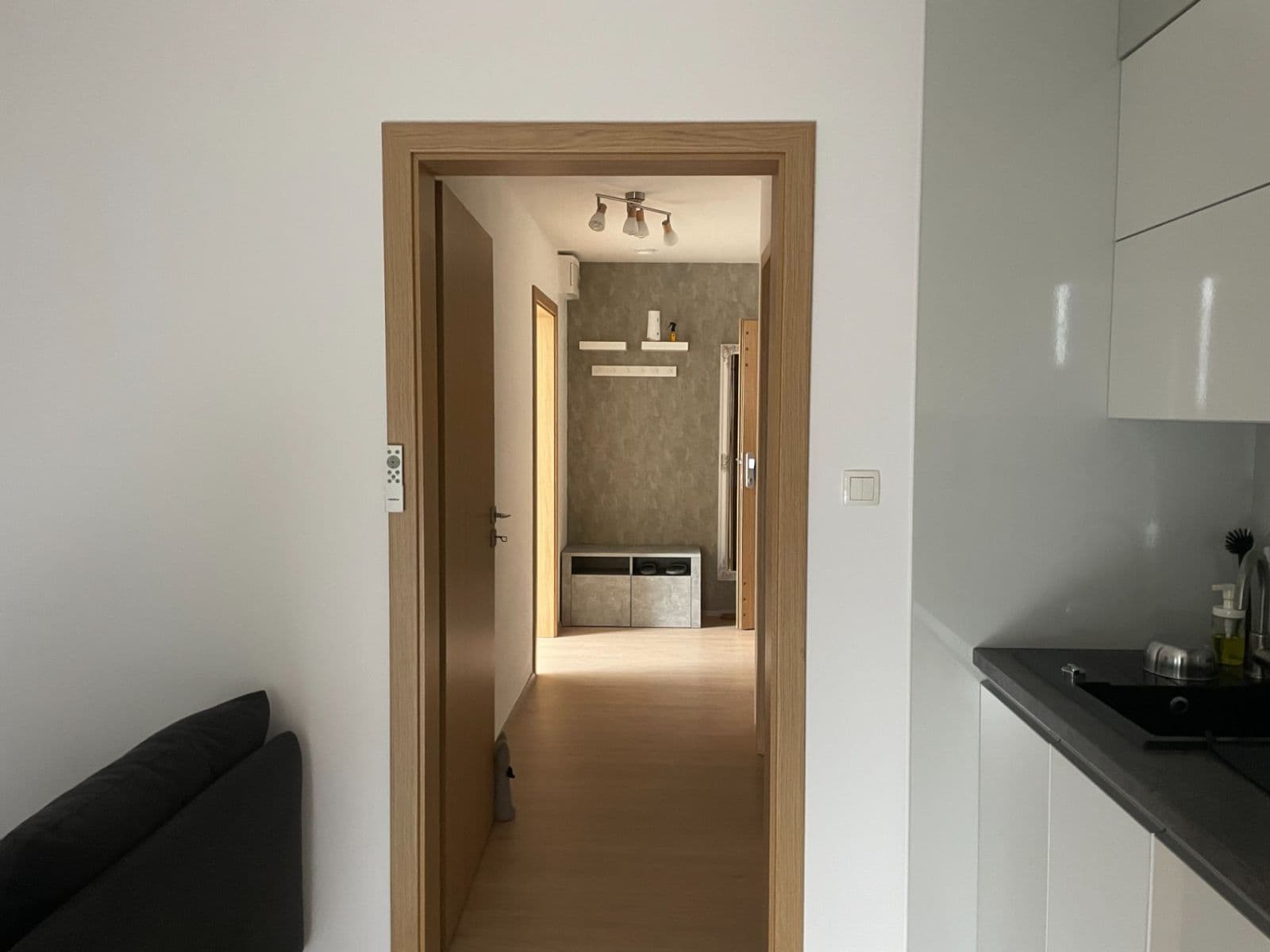 Prenájom bytu 2-izbový 47 m², Ječná, Hostivice, Středočeský kraj Prenájom bytu 2-izbový 47 m², Ječná, Hostivice, Středočeský kraj