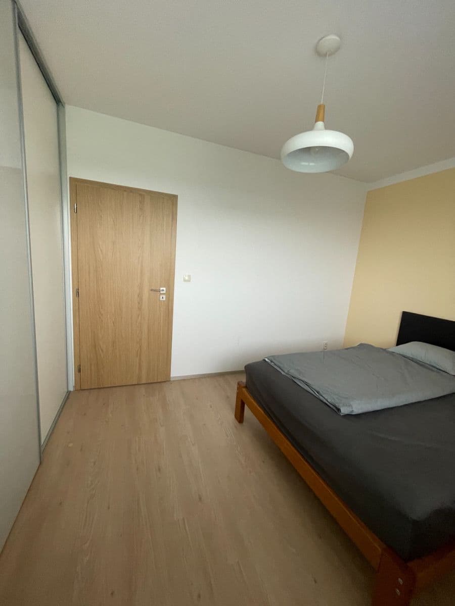 Prenájom bytu 2-izbový 47 m², Ječná, Hostivice, Středočeský kraj Prenájom bytu 2-izbový 47 m², Ječná, Hostivice, Středočeský kraj