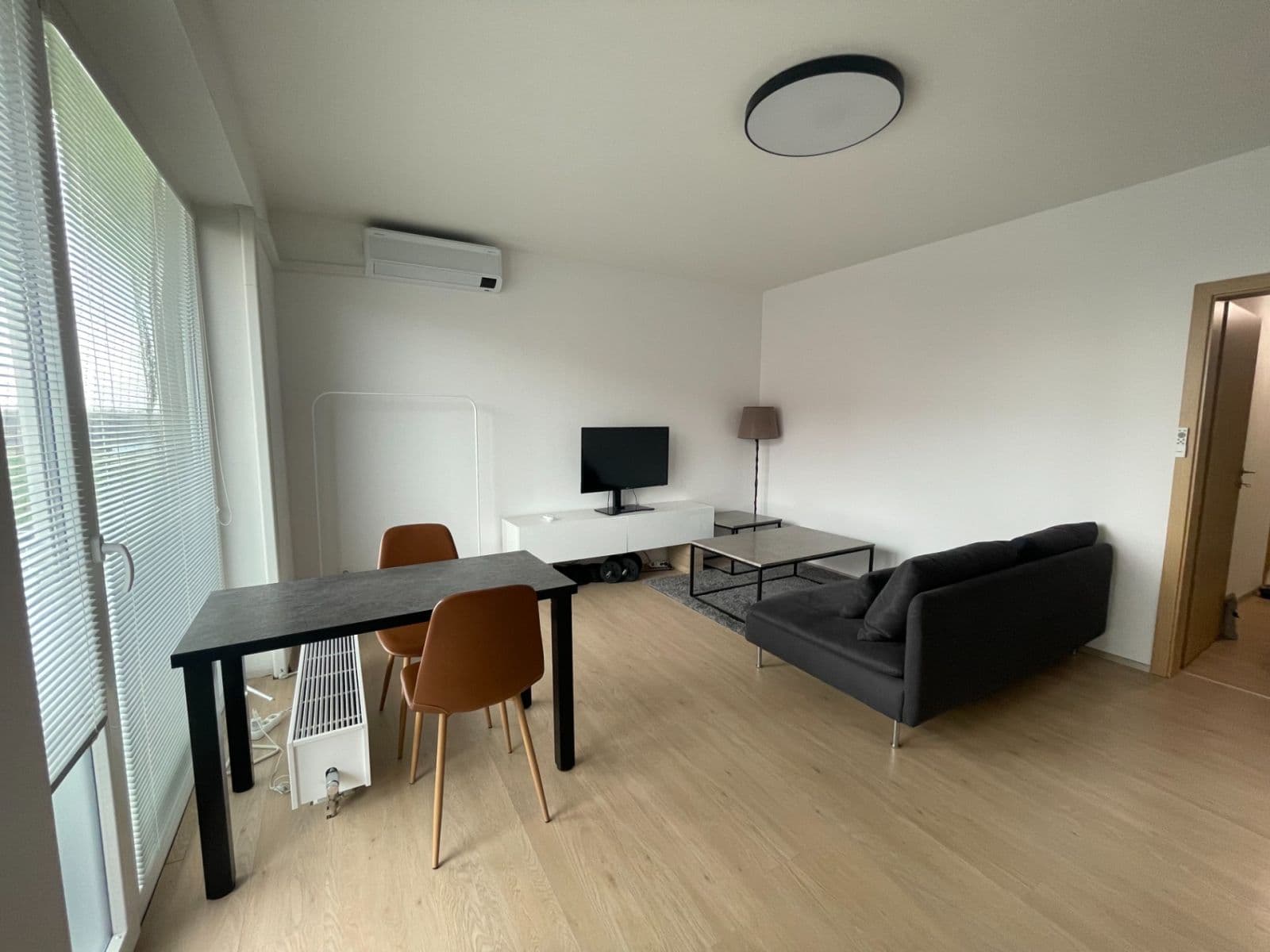 Prenájom bytu 2-izbový 47 m², Ječná, Hostivice, Středočeský kraj Prenájom bytu 2-izbový 47 m², Ječná, Hostivice, Středočeský kraj