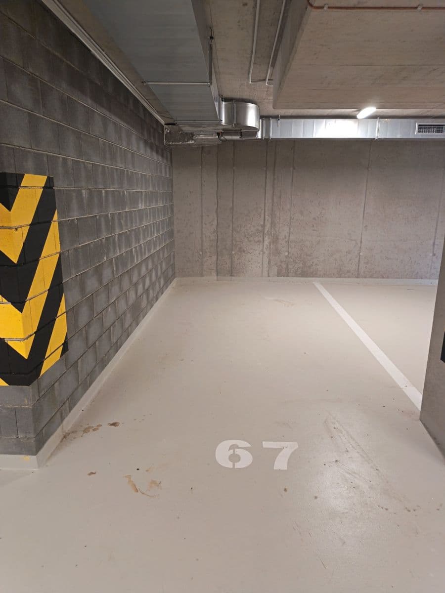 Prenájom bytu 3-izbový 71 m², Arnošta Valenty, Praha, Praha Prenájom bytu 3-izbový 71 m², Arnošta Valenty, Praha, Praha