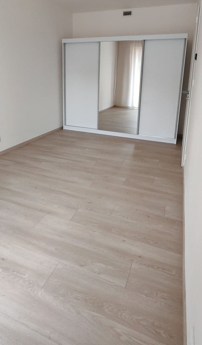 Prenájom bytu 2-izbový 56 m², Poděbradská, Praha, Praha Prenájom bytu 2-izbový 56 m², Poděbradská, Praha, Praha