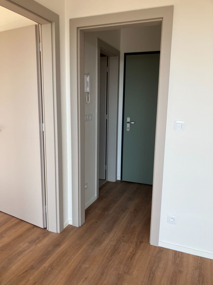 Prenájom bytu 2-izbový 37 m², Arnošta Valenty, Praha, Praha Prenájom bytu 2-izbový 37 m², Arnošta Valenty, Praha, Praha