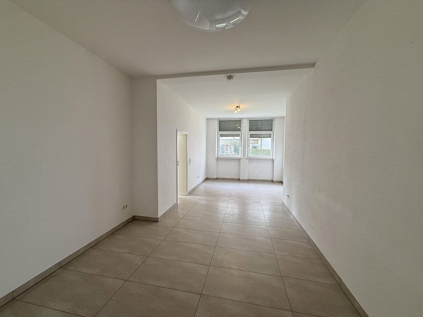 Prenájom bytu 3-izbový 90 m², Friesenstraße 8, Augsburg, Bavorsko Prenájom bytu 3-izbový 90 m², Friesenstraße 8, Augsburg, Bavorsko