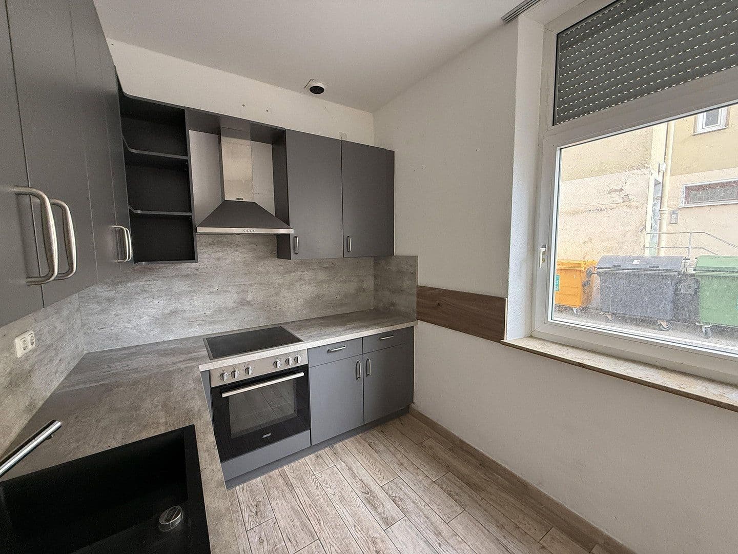 Prenájom bytu 3-izbový 90 m², Friesenstraße 8, Augsburg, Bavorsko Prenájom bytu 3-izbový 90 m², Friesenstraße 8, Augsburg, Bavorsko