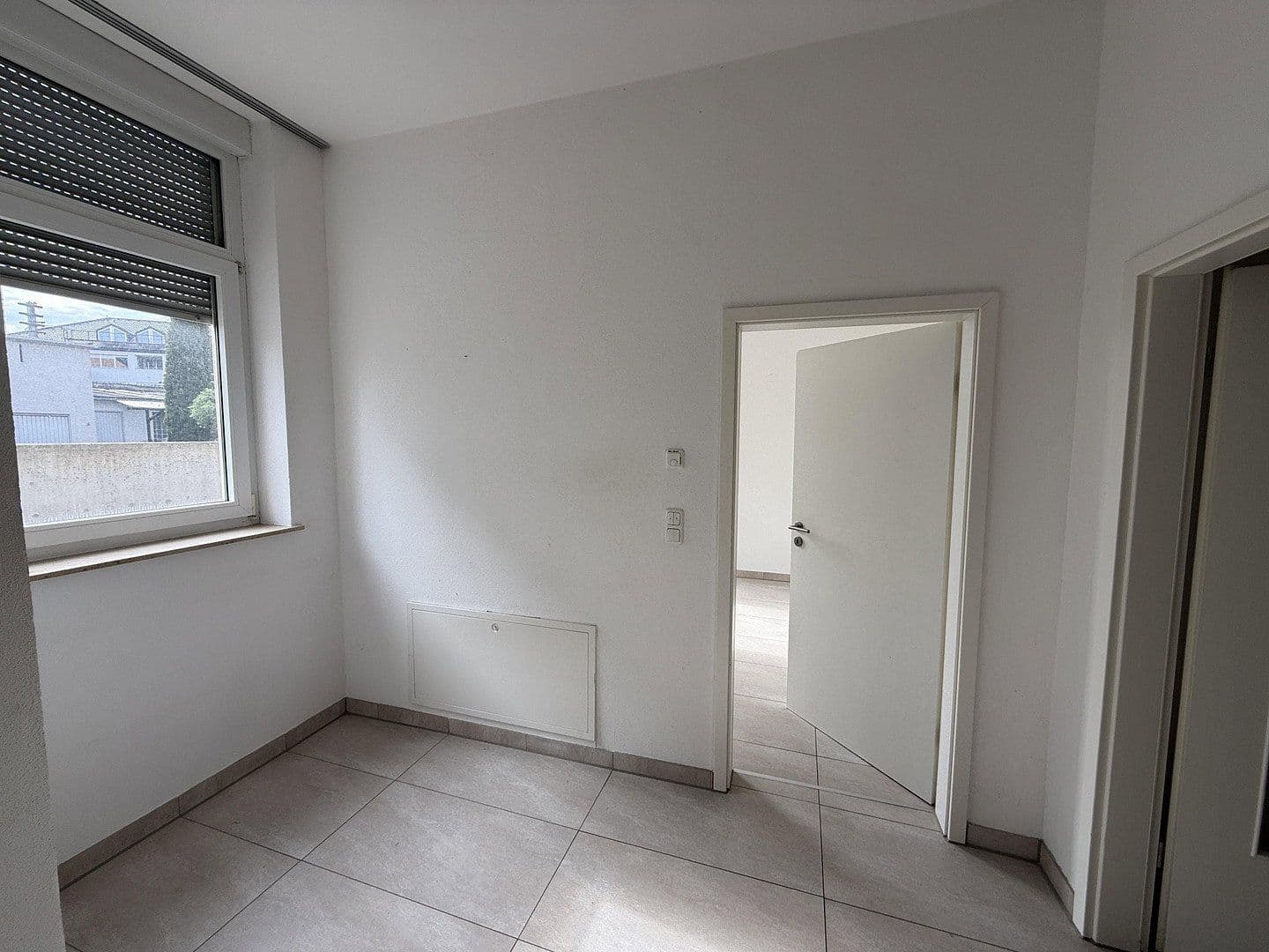 Prenájom bytu 3-izbový 90 m², Friesenstraße 8, Augsburg, Bavorsko Prenájom bytu 3-izbový 90 m², Friesenstraße 8, Augsburg, Bavorsko