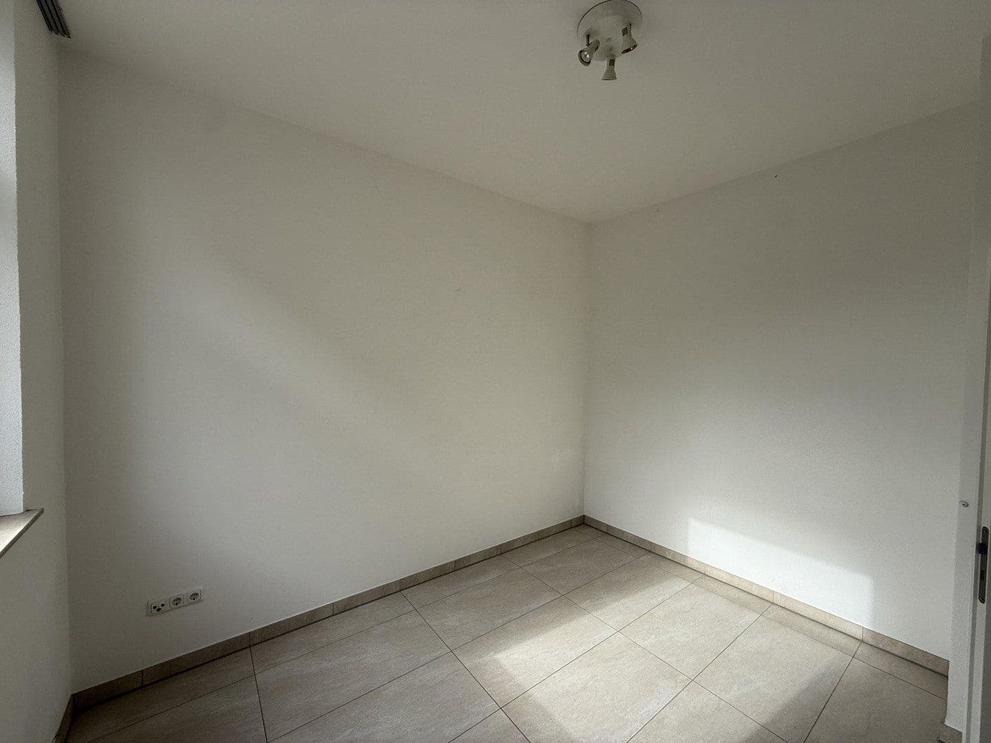 Prenájom bytu 3-izbový 90 m², Friesenstraße 8, Augsburg, Bavorsko Prenájom bytu 3-izbový 90 m², Friesenstraße 8, Augsburg, Bavorsko