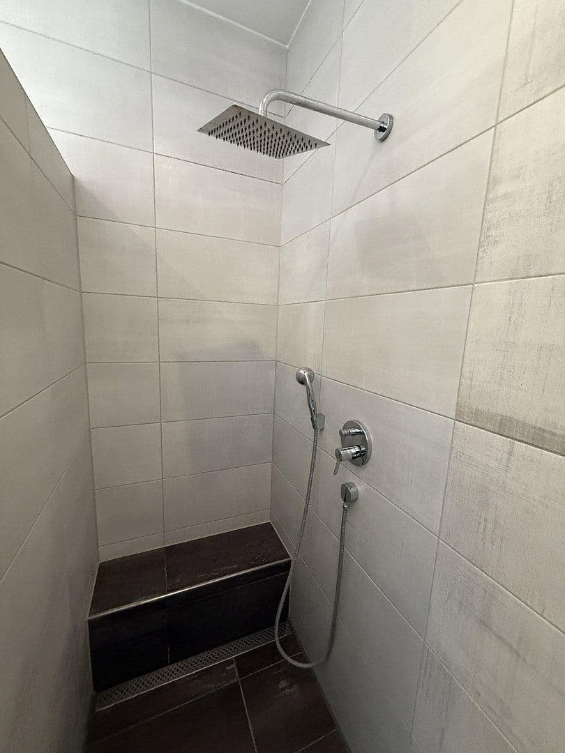 Prenájom bytu 3-izbový 90 m², Friesenstraße 8, Augsburg, Bavorsko Prenájom bytu 3-izbový 90 m², Friesenstraße 8, Augsburg, Bavorsko