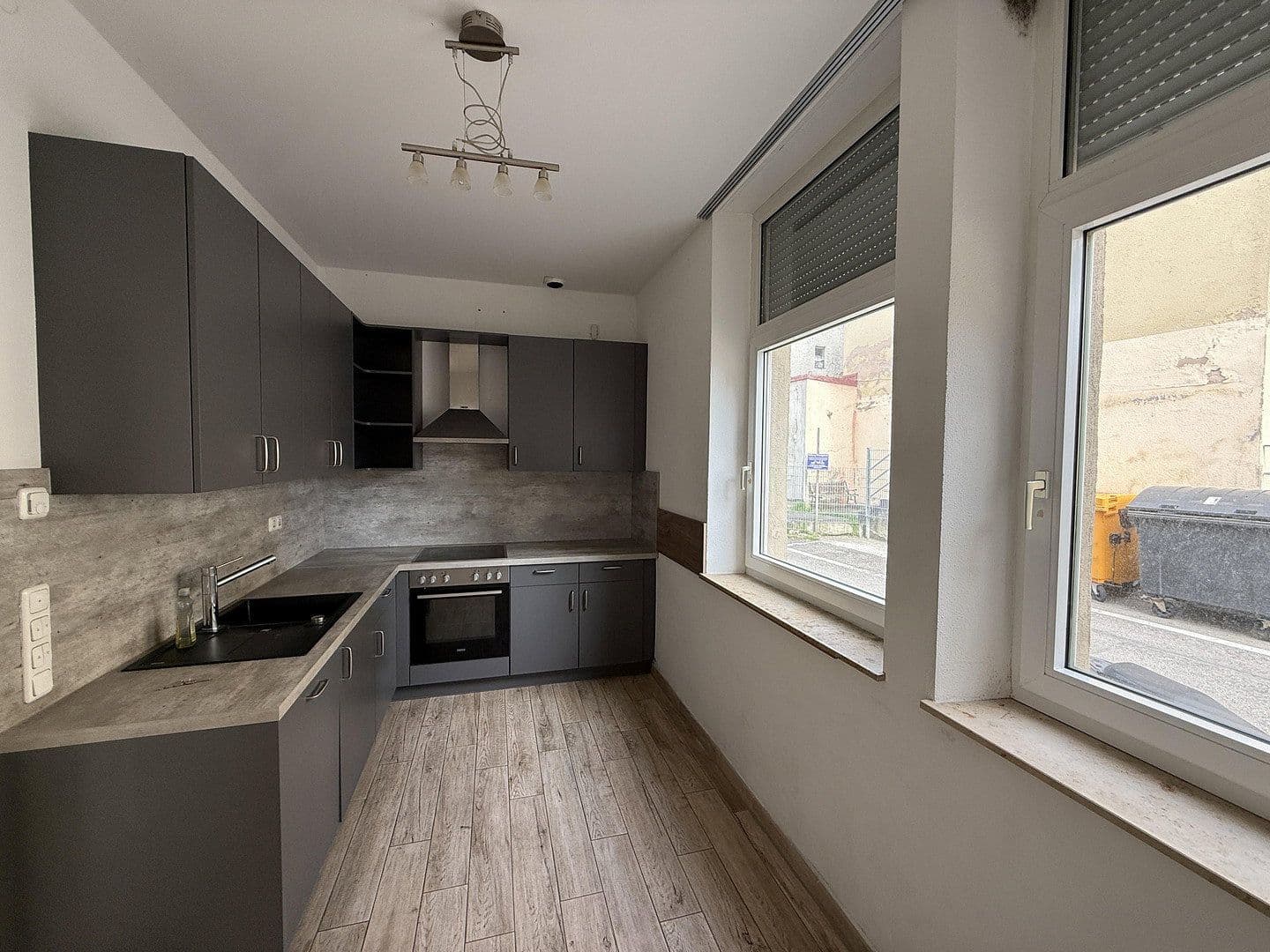 Prenájom bytu 3-izbový 90 m², Friesenstraße 8, Augsburg, Bavorsko Prenájom bytu 3-izbový 90 m², Friesenstraße 8, Augsburg, Bavorsko