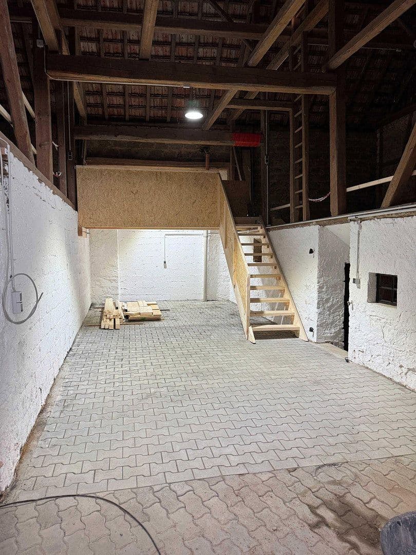 Prenájom nebytového priestoru 140 m², Büdingen, Hesensko Prenájom nebytového priestoru 140 m², Büdingen, Hesensko